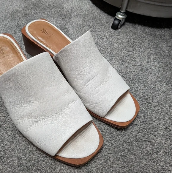 Frye White Lucia Mule Sandals Size 8 - Picture 6 of 8
